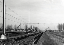 170464 Gezicht op het emplacement van het N.S.-station Elst, tijdens de (gedeeltelijke) opbraak van het rangeerterrein.